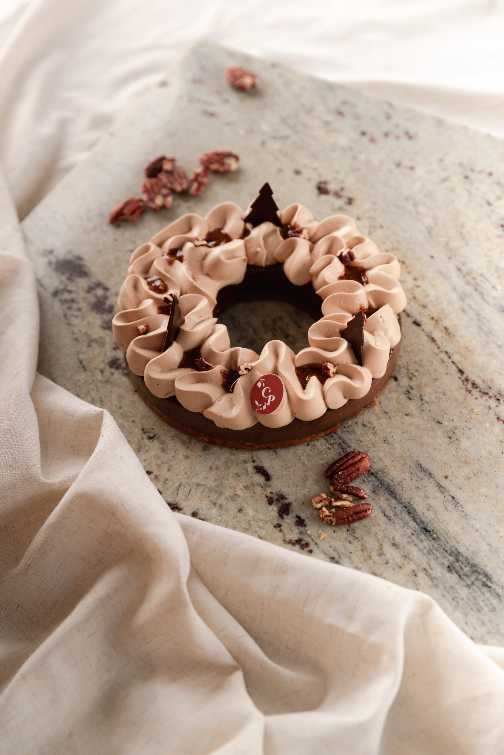Couronne de Fête – Chocolat, Caramel & Noix de Pécan – Image 10