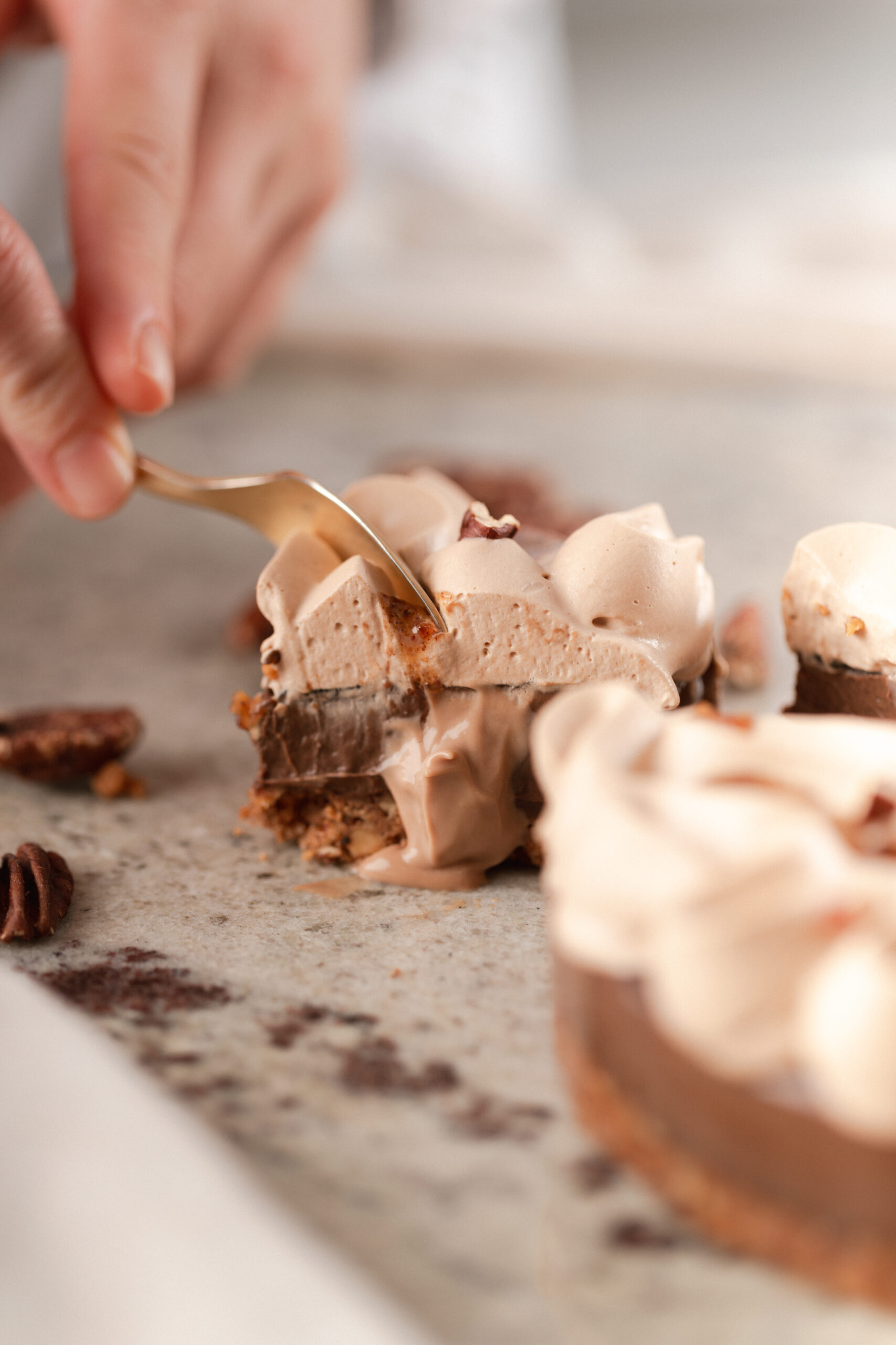 Couronne de Fête – Chocolat, Caramel & Noix de Pécan – Image 3