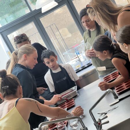 Les pâtissiers 6-10 ans, Nous réaliserons des petits cheesecakes à la framboise.